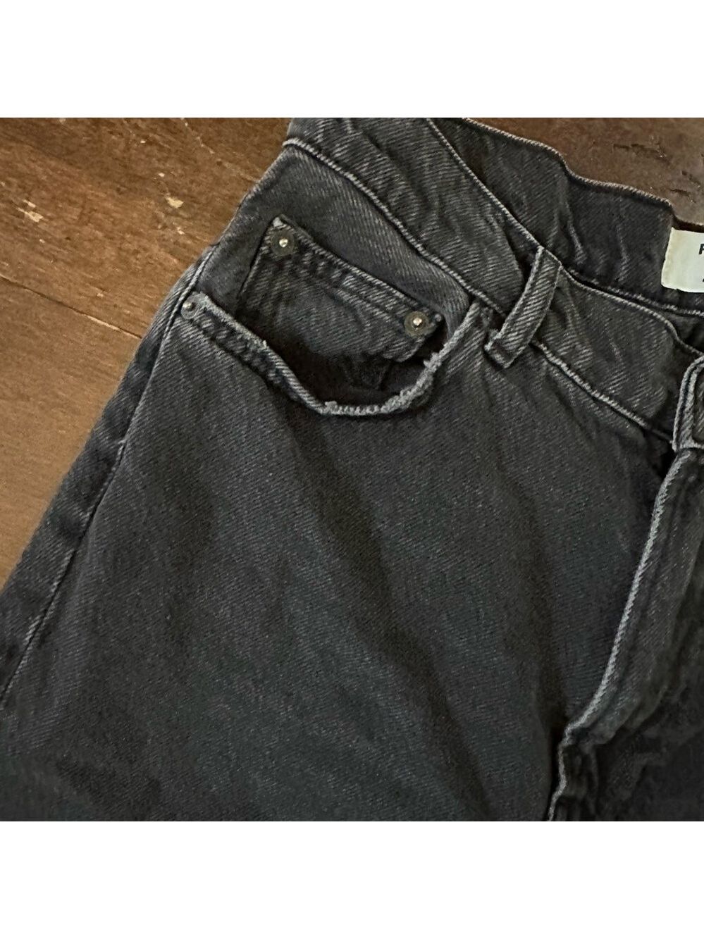 Reformation-black distressed jeans straight leg size 26 - Picture 10 of 12